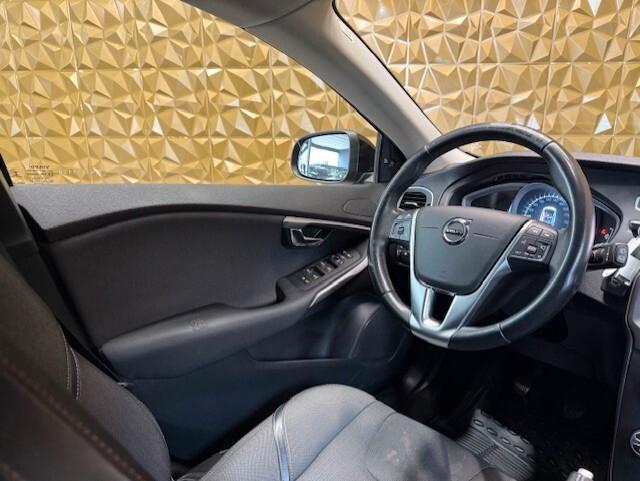 Volvo V40 Cross Country D2 Style Plus
