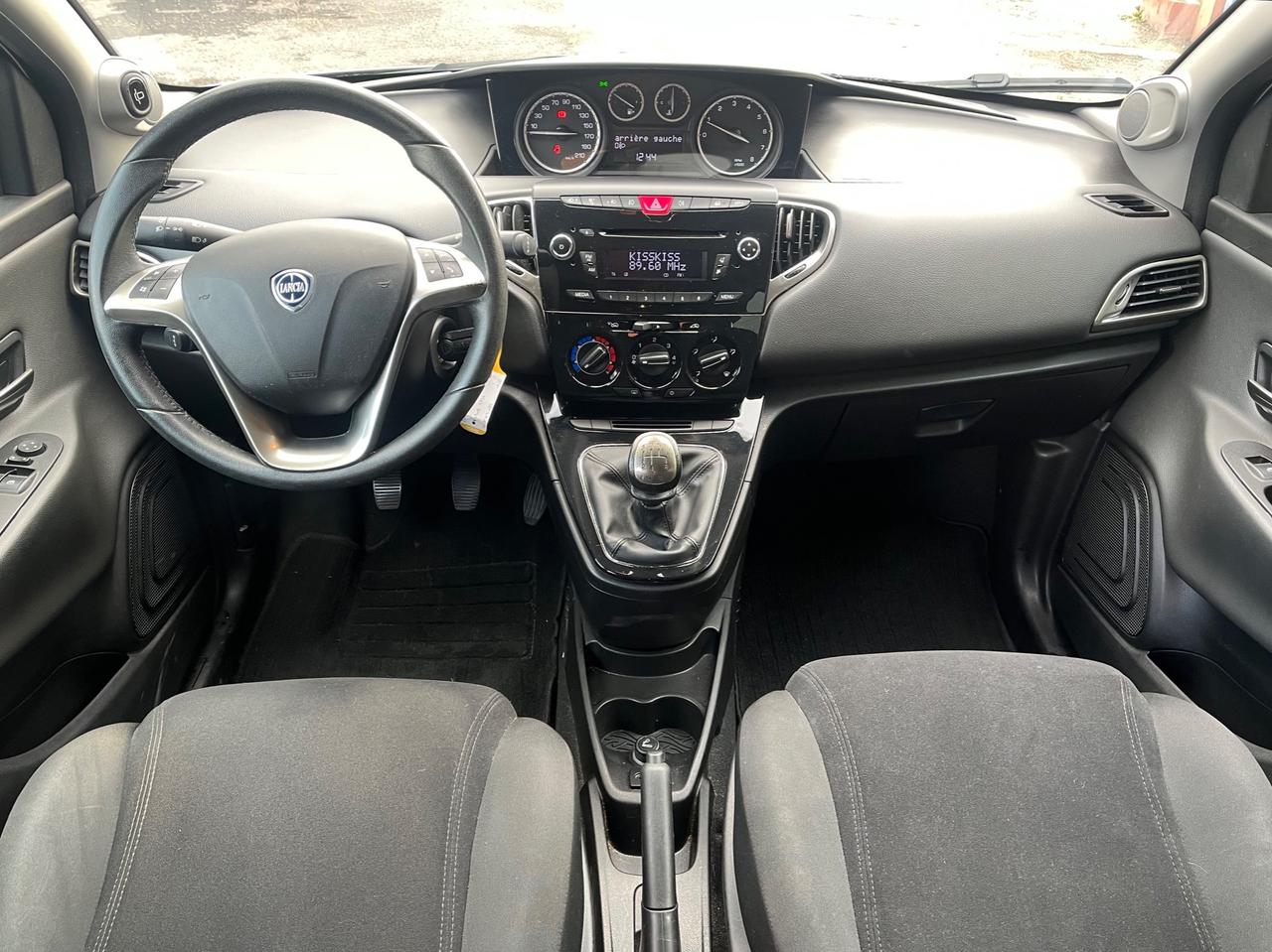 Lancia Ypsilon 1.2 69 CV 5 porte Gold-km 83000-