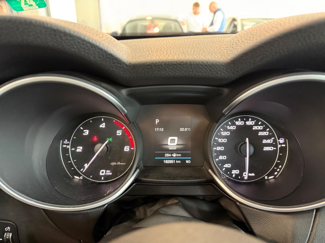 Alfa Romeo Stelvio 2.2 Turbodiesel 180 CV AT8 RWD Business