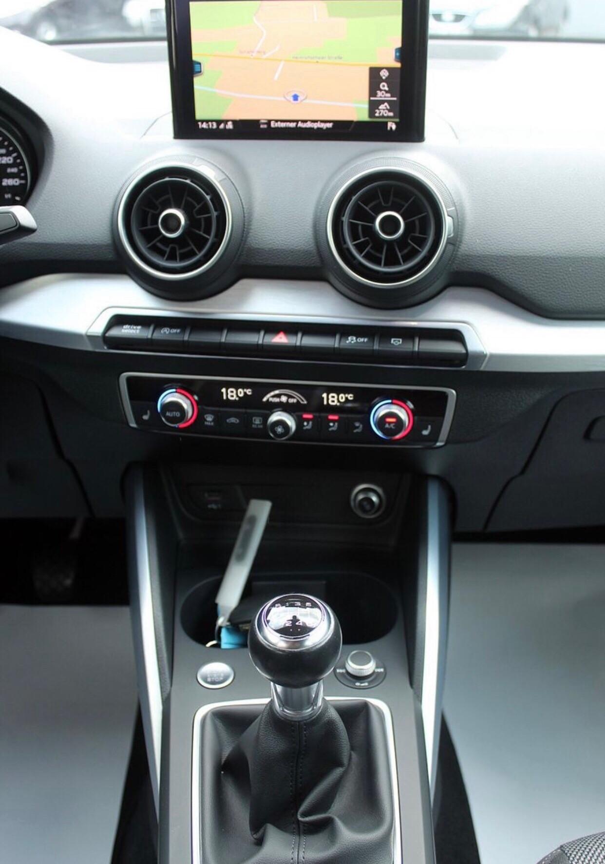 Audi Q2 1.6 tdi Sport S-Line Navi full led - PERMUTA