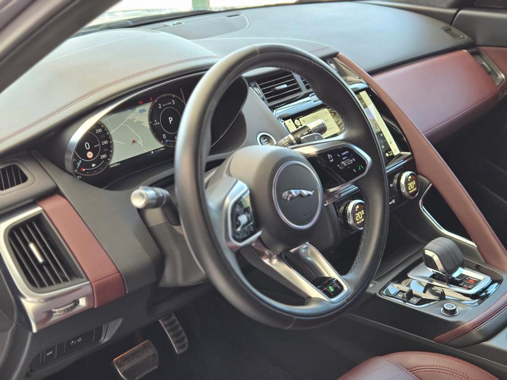 Jaguar E-Pace 2.0d i4 mhev R-Dynamic SE awd 204cv auto