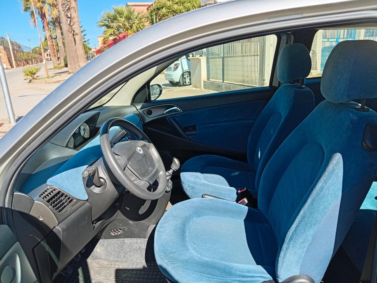Lancia Ypsilon 1.2 16V Oro