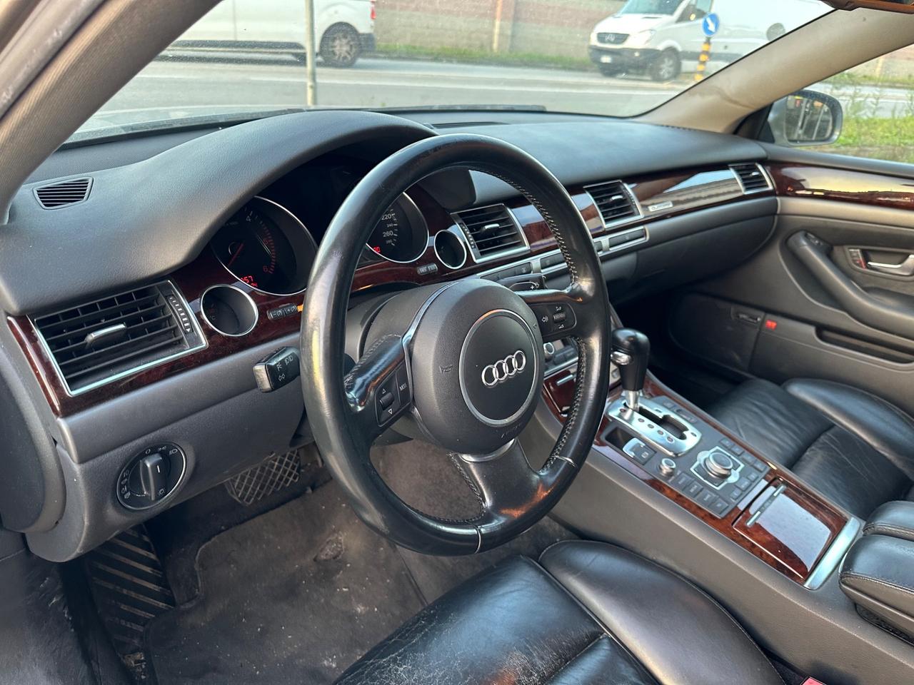 Audi A8 3.0 V6 TDI quattro tiptronic