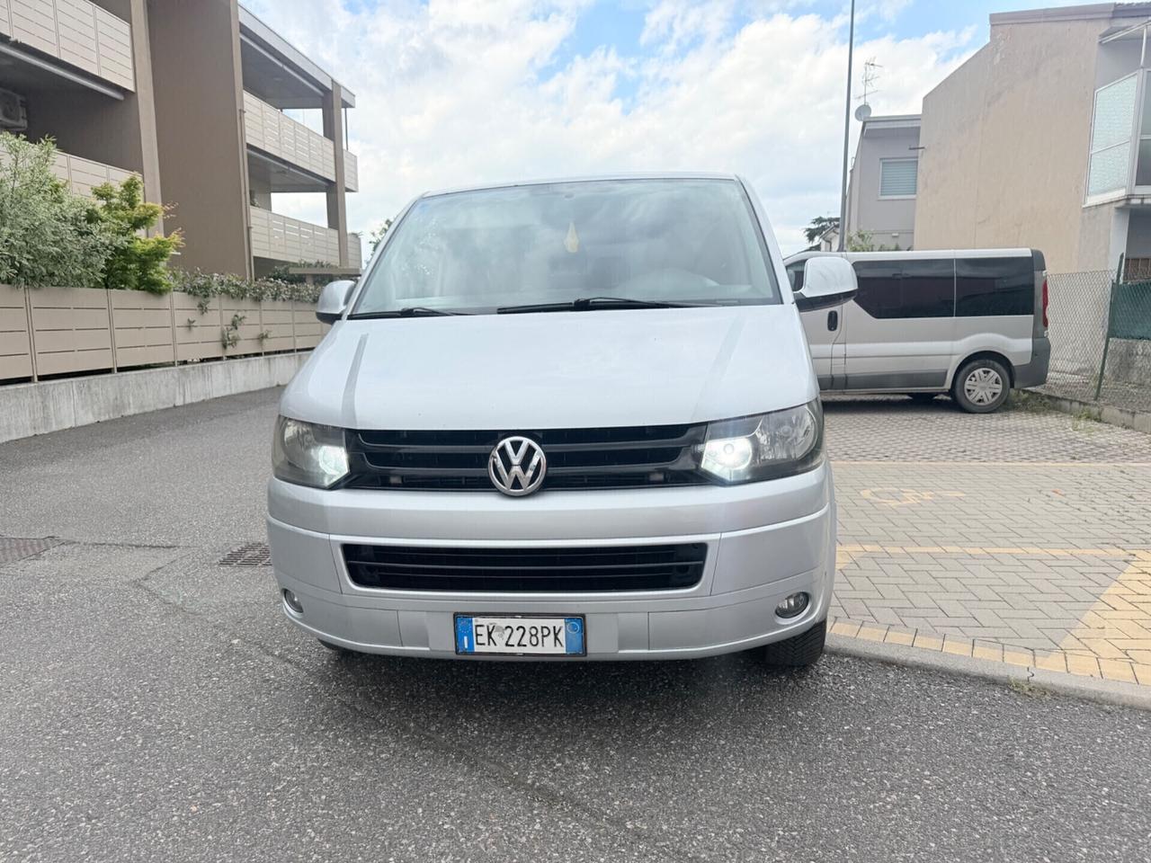 Volkswagen Multivan 2.0 TDI 140CV 9 posti