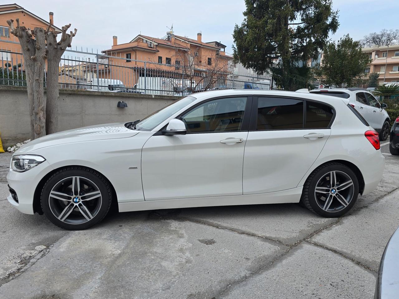 Bmw 118 116d 5p. Sport ( automatico )