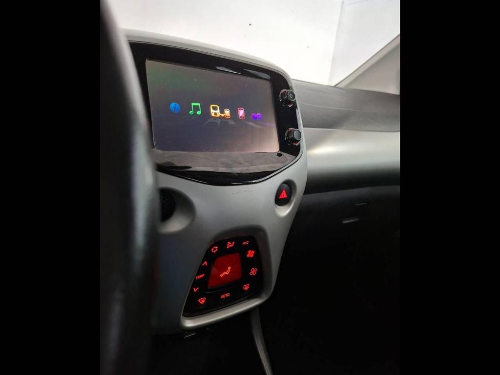 Toyota Aygo 5 Porte 1.0 VVT-i Cool Soda Connect