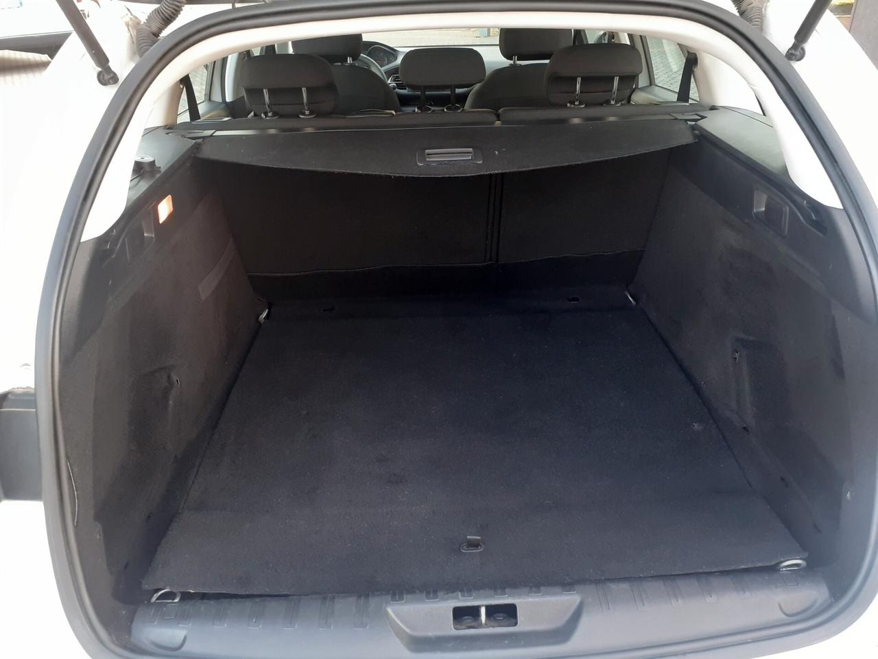 Peugeot 308 BlueHDi 100 S&S SW Business