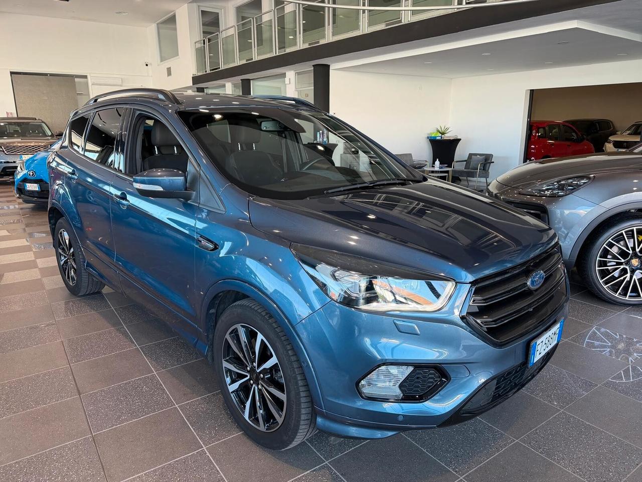 Ford Kuga 1.5 TDCI 120 CV S&S 2WD ST-Line