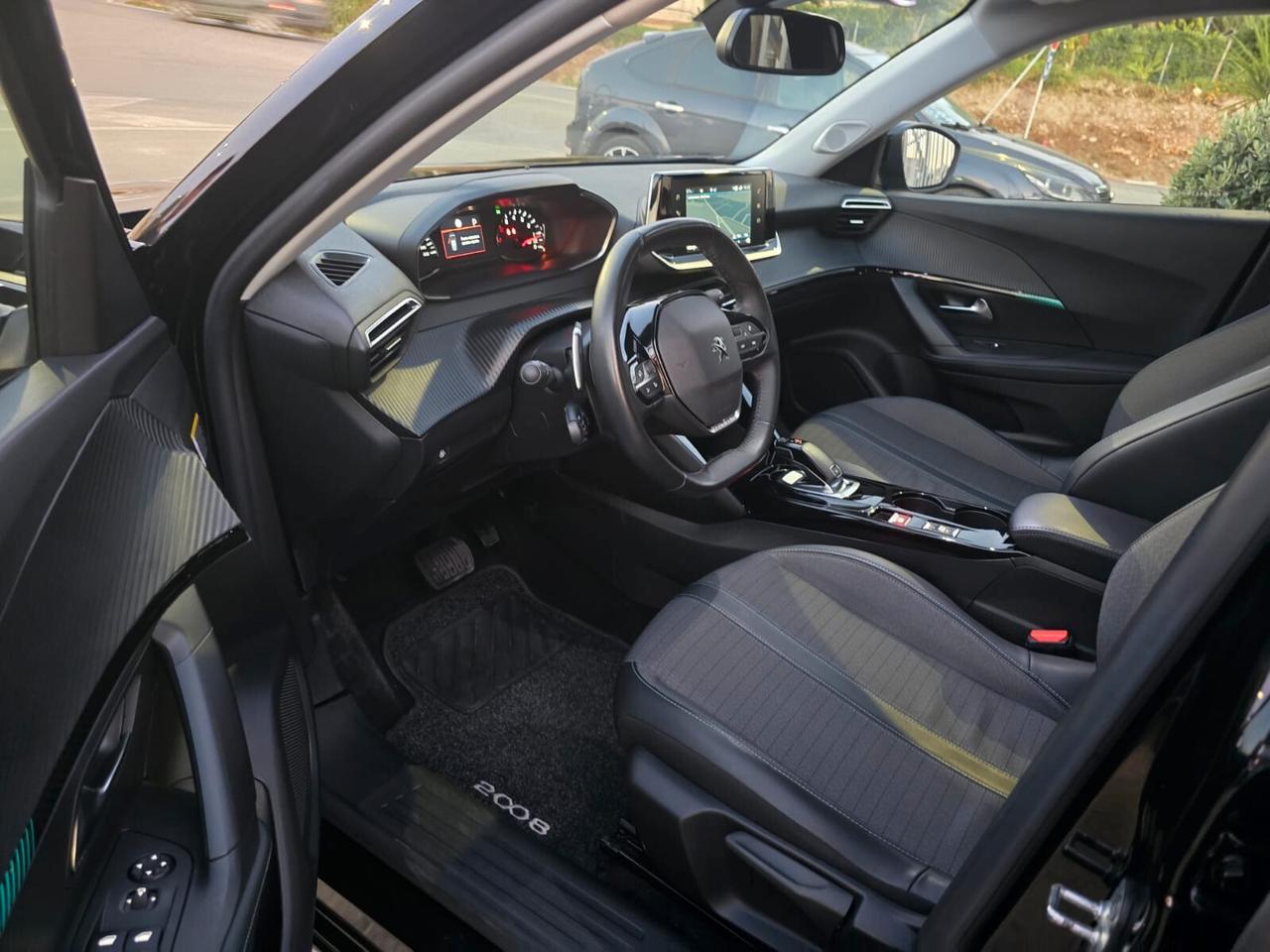 Peugeot 2008 BlueHDi 130 S&S EAT8 Allure