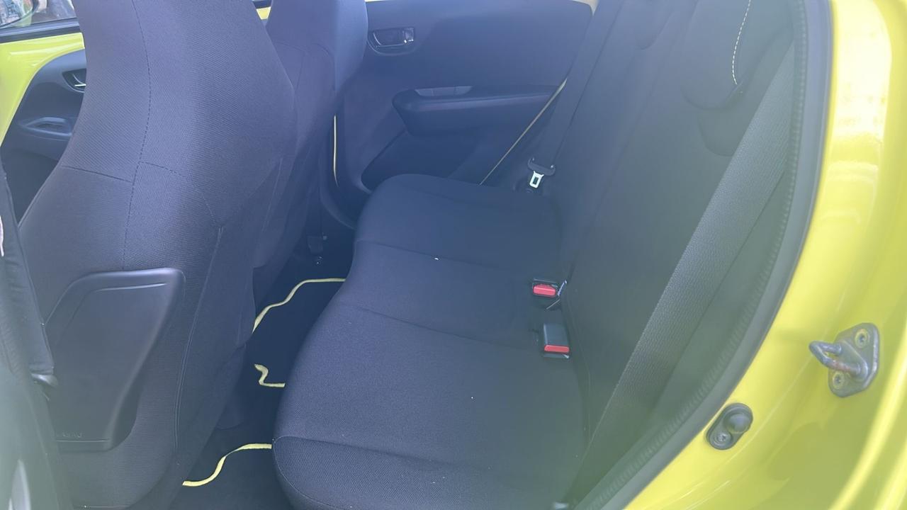 Toyota Aygo 1.0 VVT-i 69 CV 5 porte x-play MMT