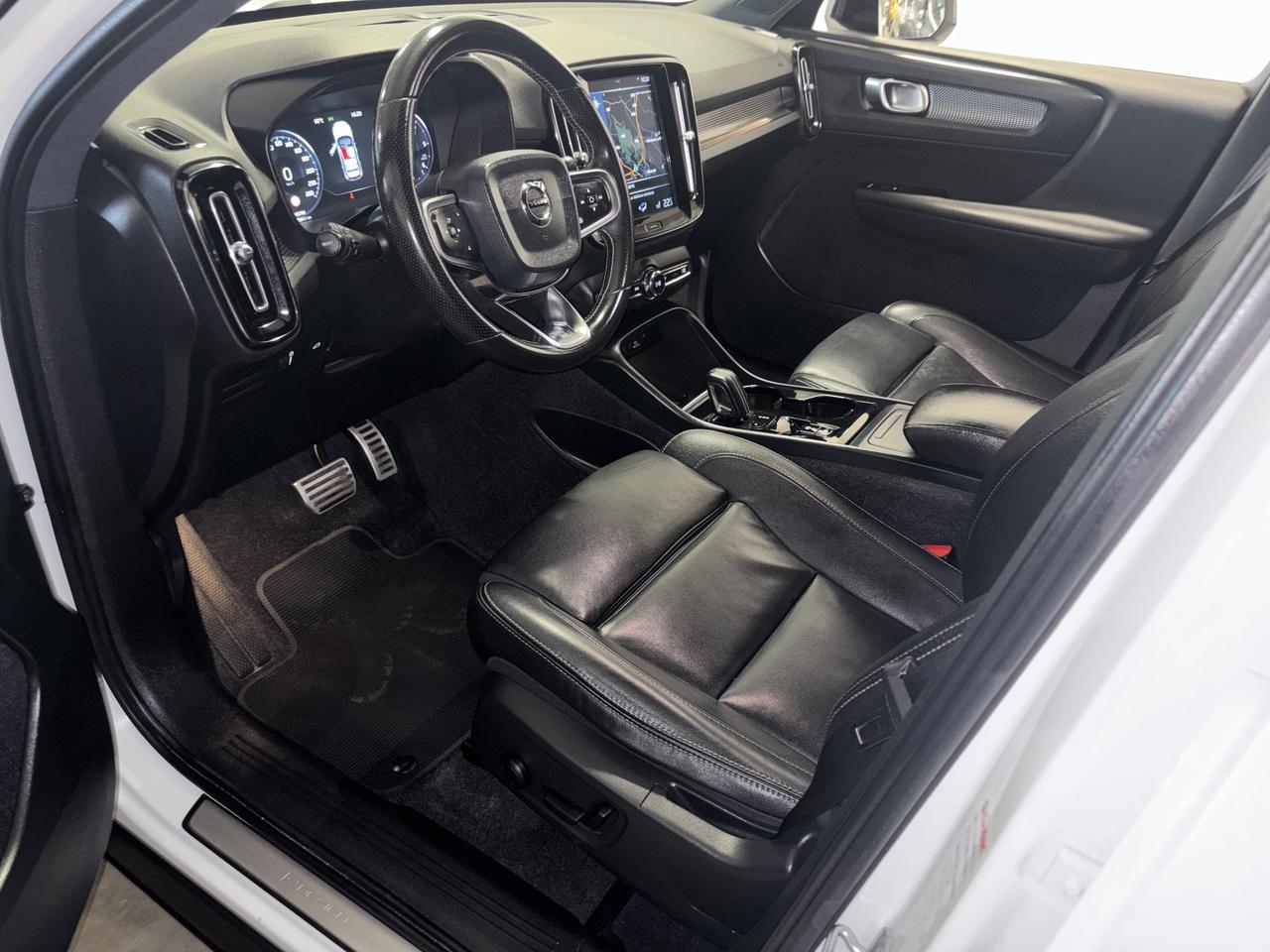 Volvo XC40 D3 GearTronic R-DESIGN |FULL OPTIONAL |