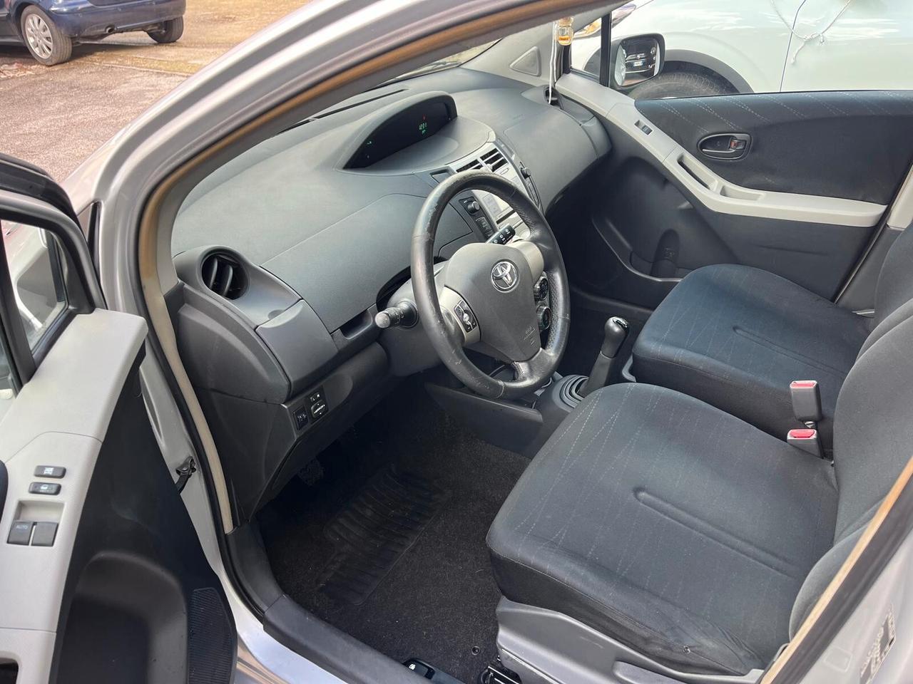 Toyota Yaris 1.0 5 porte Sol