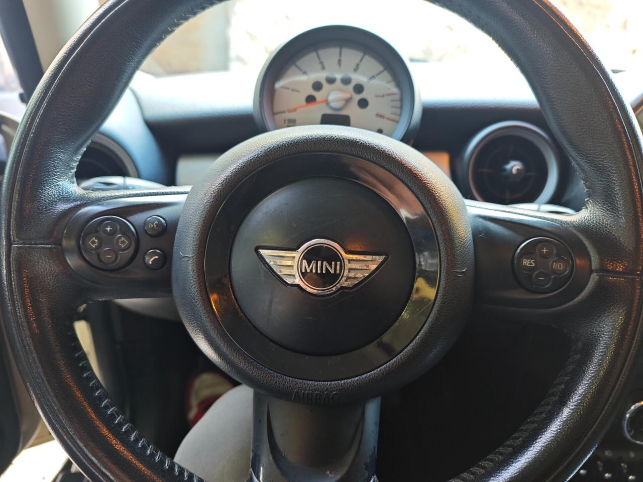 Mini 1.6 16V One (55kW)