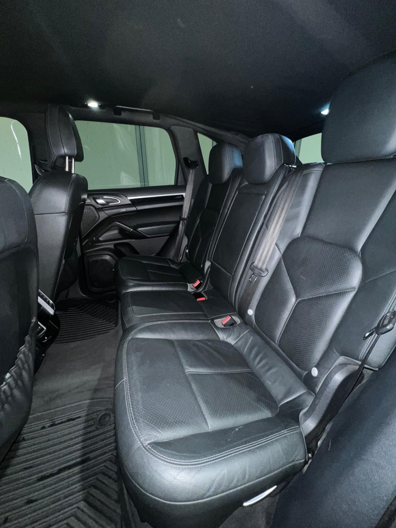 Porsche Cayenne 3.0 v6 OFFERTA RISERVATA AD OPERATORI DEL SETTORE