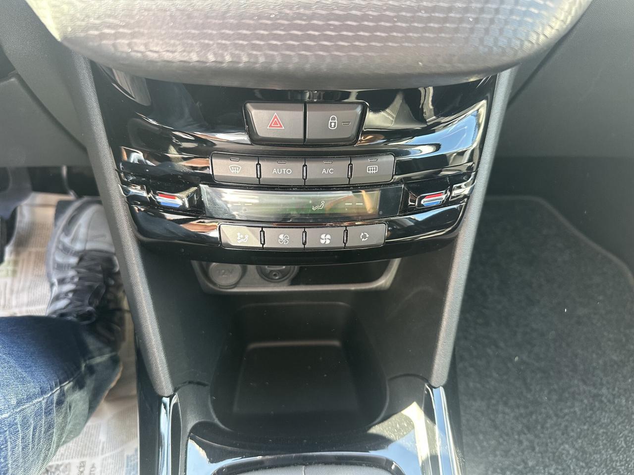 Peugeot 2008 1.2 Benzina 110 Cv Allure 2017 Km 120