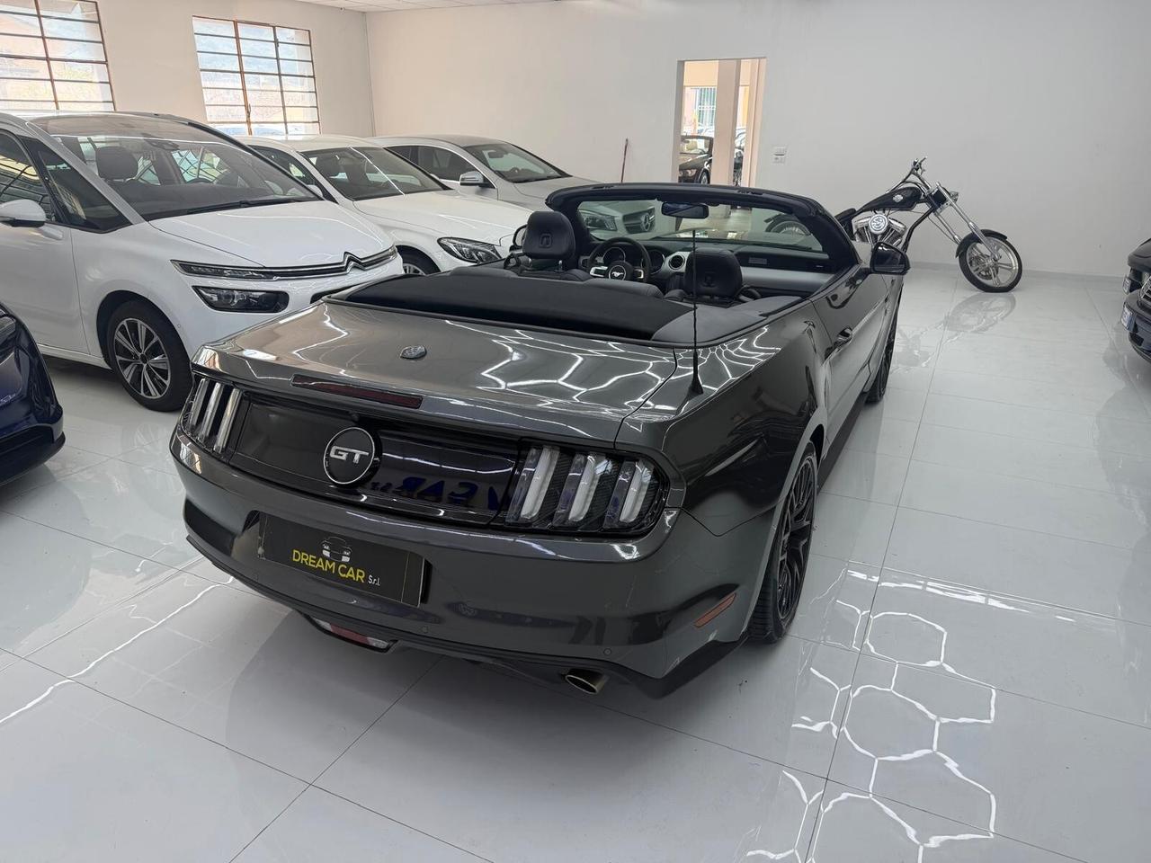 Ford Mustang Convertible 5.0 V8 421CV - Benzina