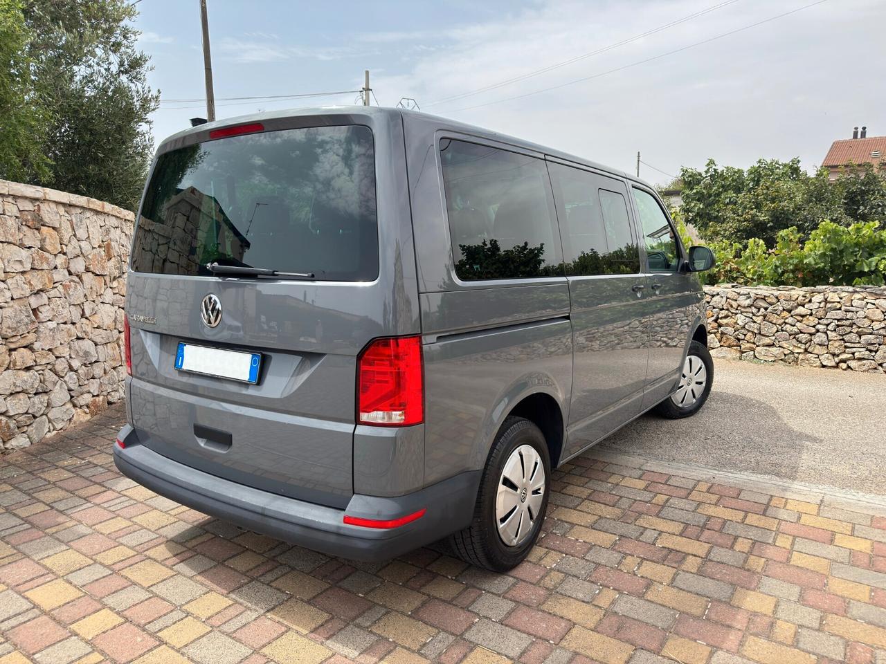 Volkswagen Caravelle 2.0 TDI 110 cv Trendline 9 posti