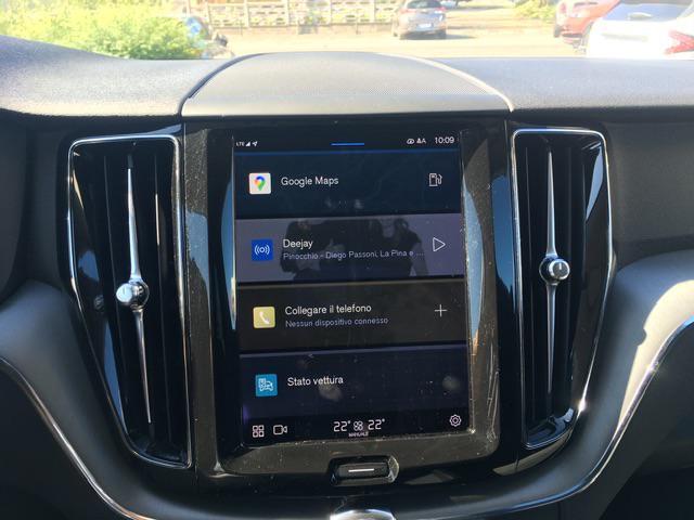 VOLVO XC60 B4 (Diesel Hybrid) 197cv Momentum *IVA deducibile*