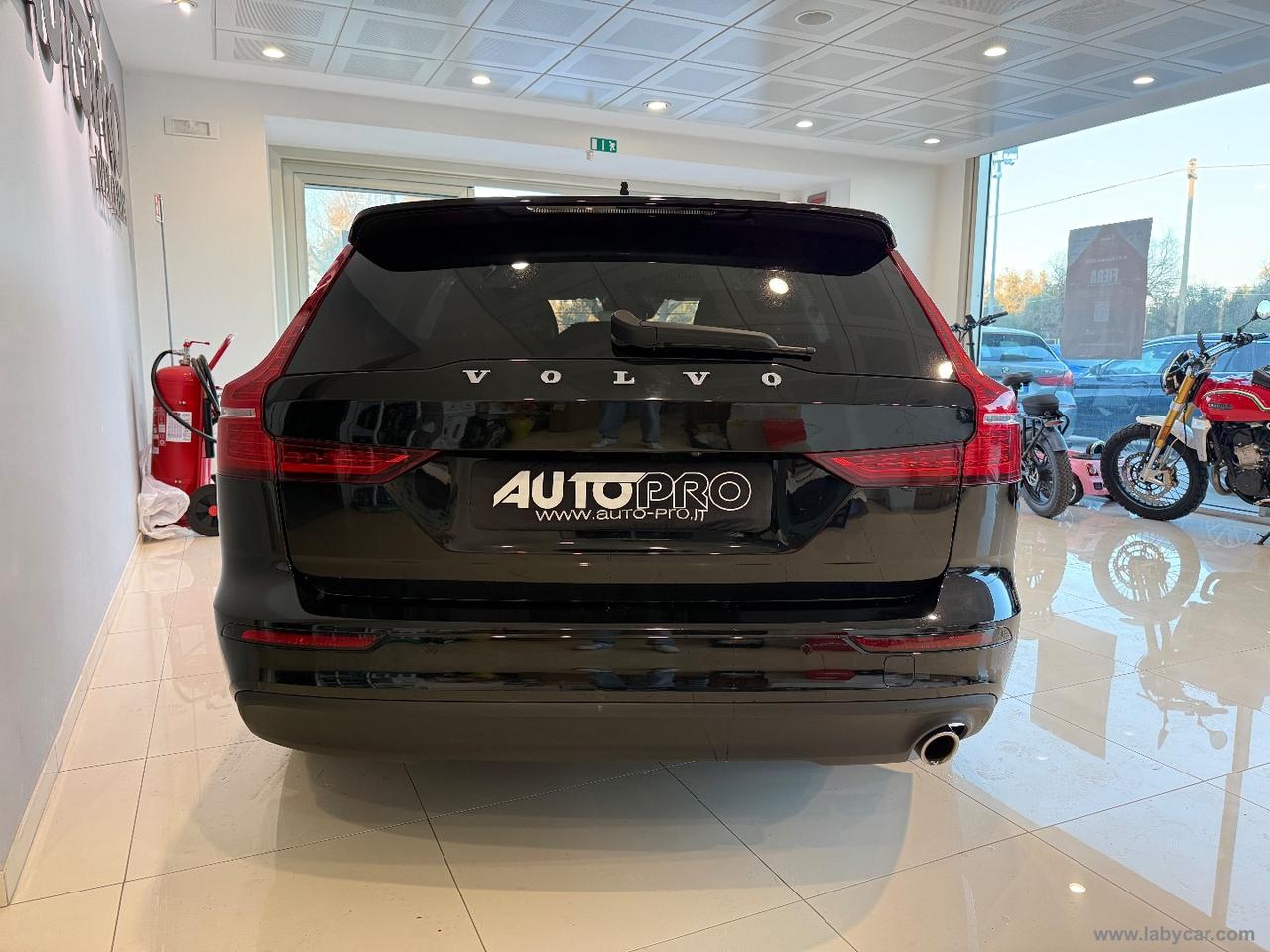 VOLVO V60 D3 Momentum Business