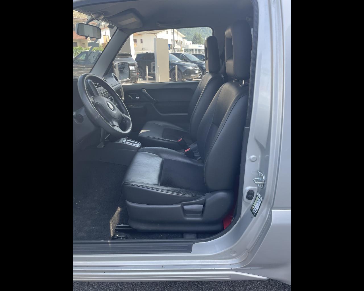 SUZUKI Jimny 3ª serie - Jimny 1.3i 16V cat 4WD JLX