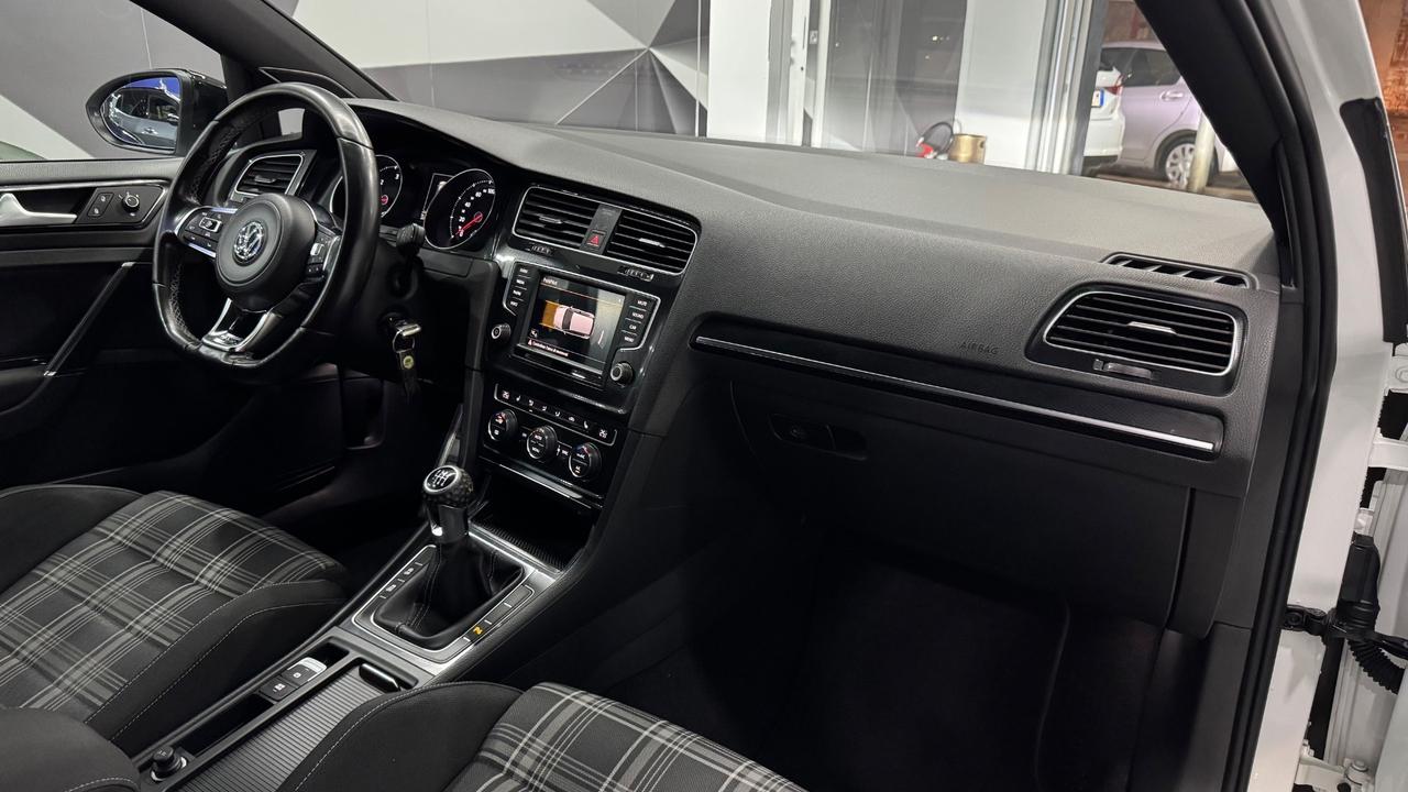 Volkswagen Golf GTD 2.0 TDI 3p.-2015