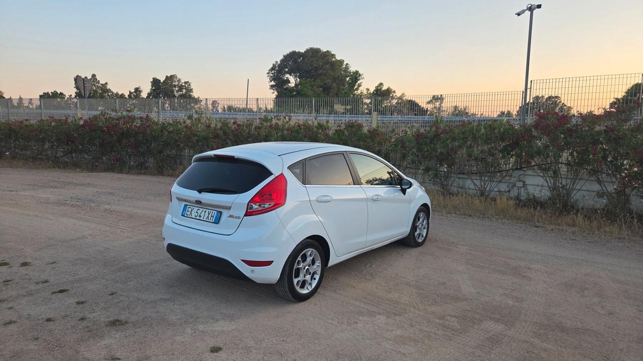 Ford Fiesta 1.4 5 porte Bz.- GPL Titanium