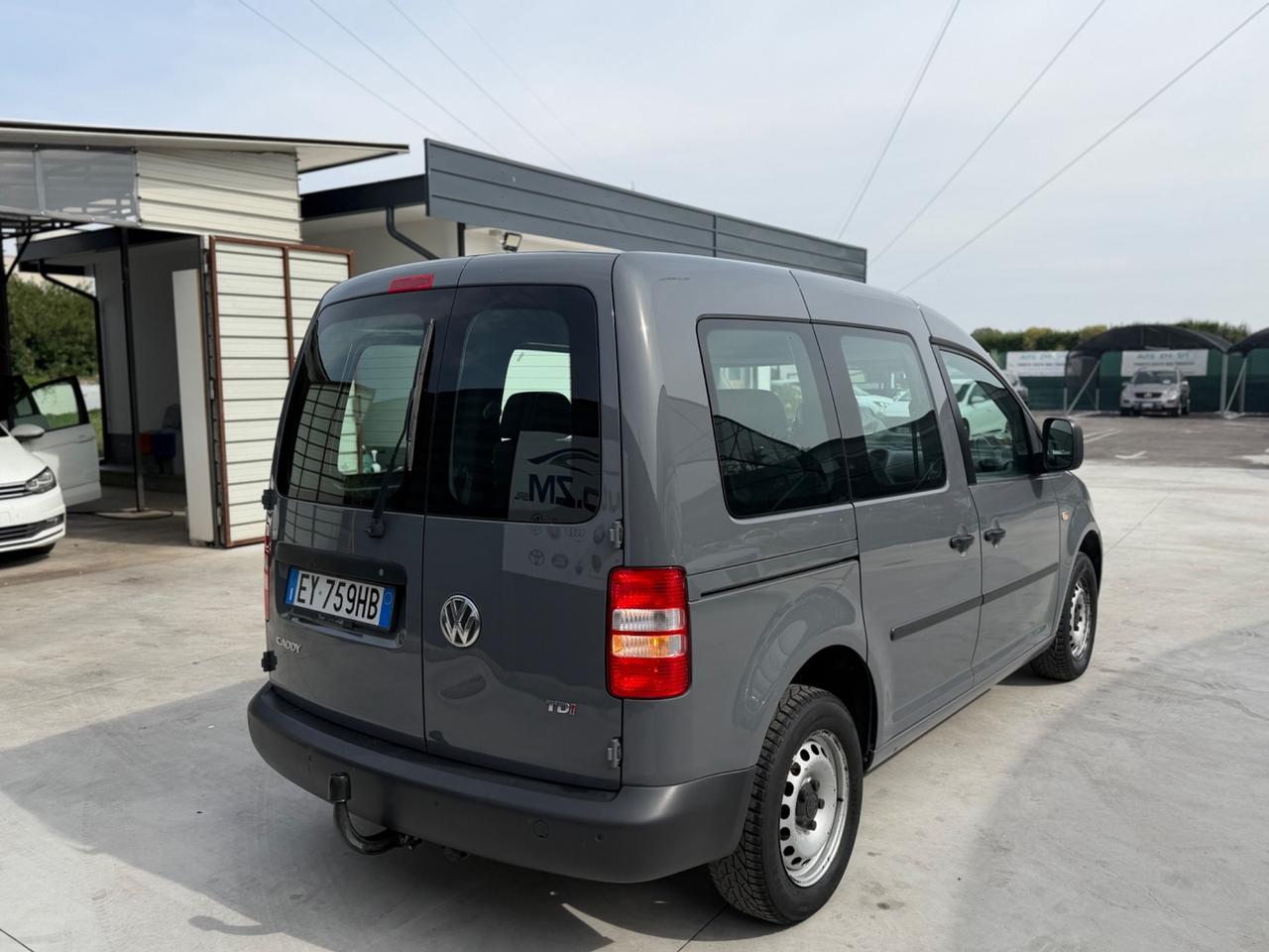 Volkswagen Caddy 1.6 TDI 102 CV 4p. Kombi Gancio traino