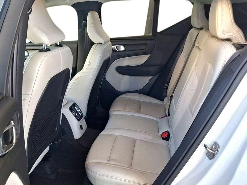 Volvo XC40 Recharge T5 180+82 CV Recharge Plug-in Hybrid TETTO Inscription