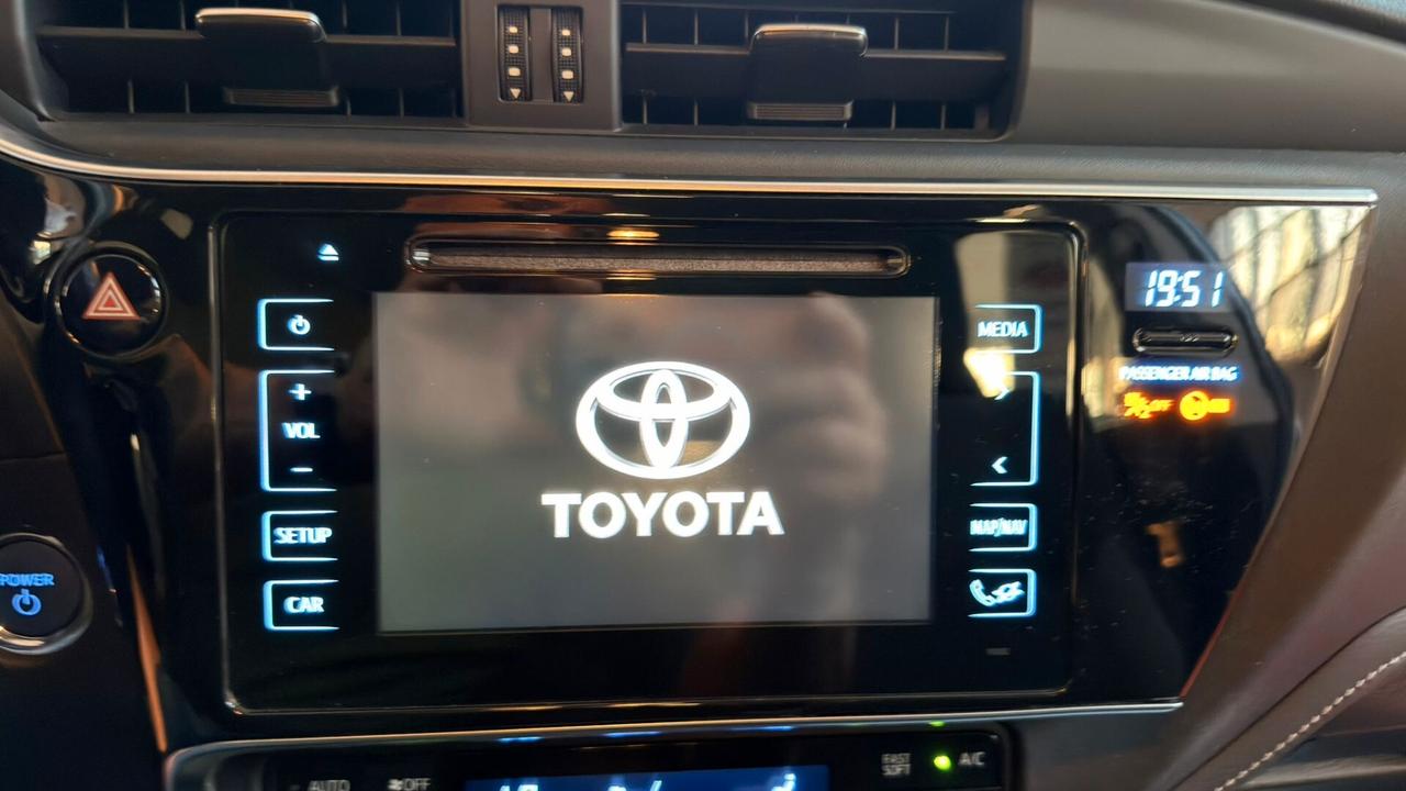 Toyota Auris 1.8 Hybrid Lounge