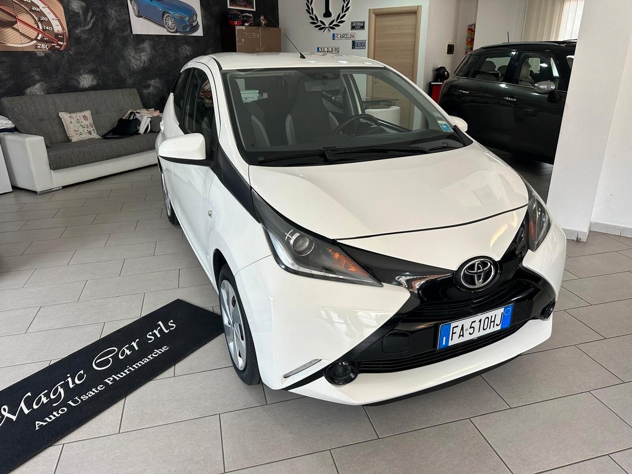 Toyota Aygo 1.0 VVT-i 69 CV 5 porte x-wave