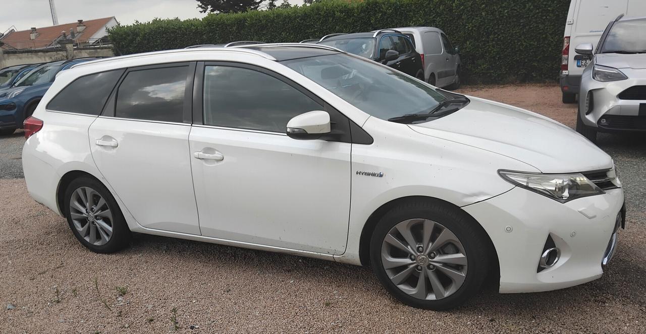 Toyota Auris Touring Sports 1.8 Hybrid Lounge