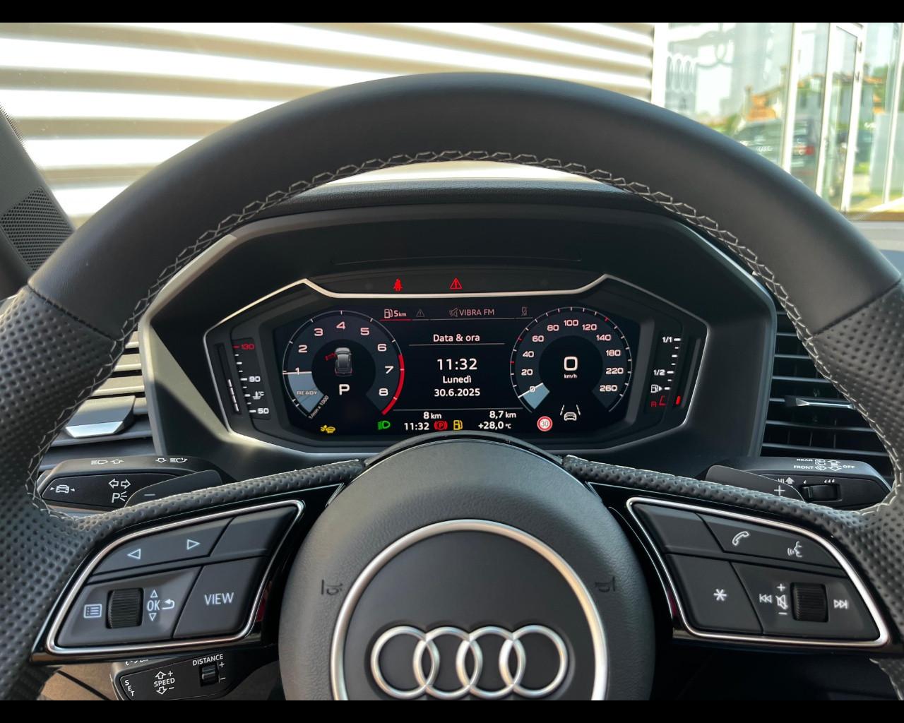 AUDI A1 SPORTBACK 35 TFSI S-TRONIC IDENTITY BLACK