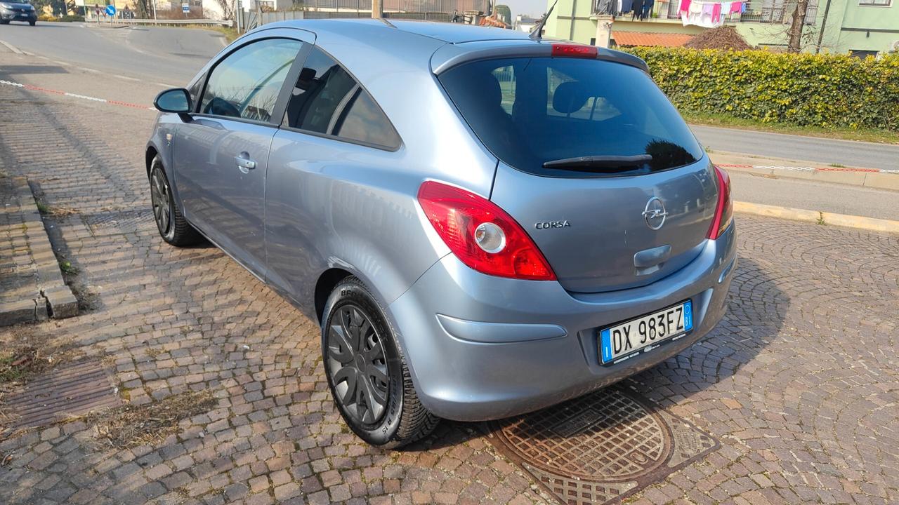 Opel Corsa 1.2 80CV 3 porte GPL-TECH Club