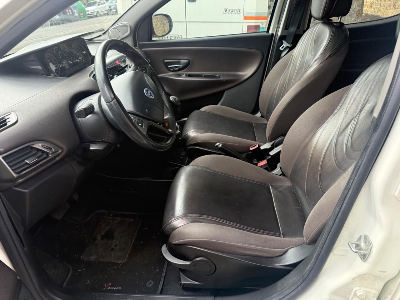 Lancia Ypsilon 0.9 TwinAir 85 CV 5 porte S&S DFN Platinum