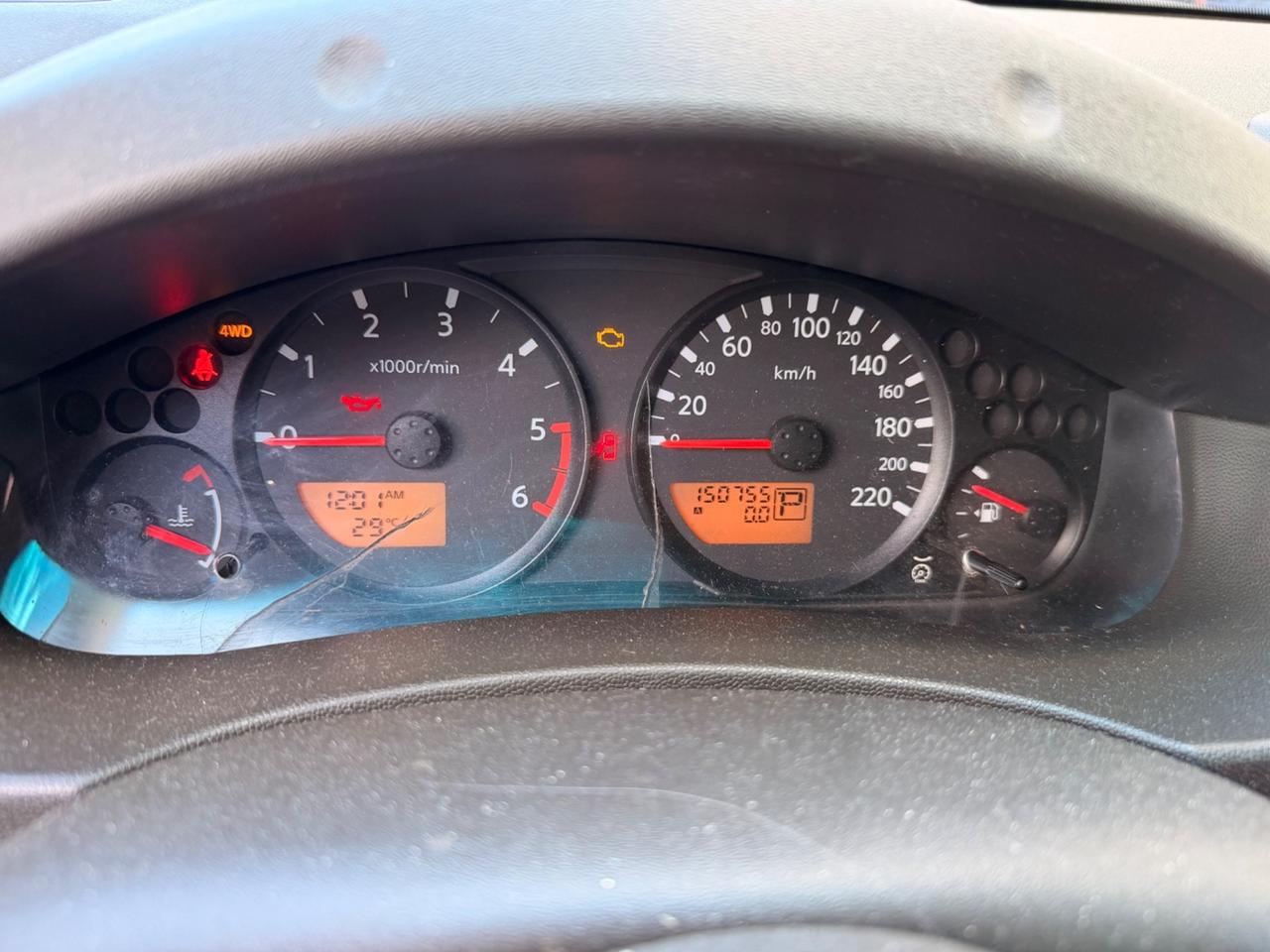 Nissan Navara 2.5 dCi 4 porte Double Cab SE