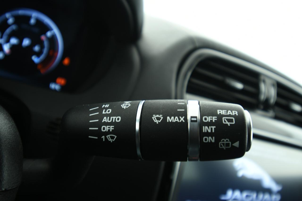 JAGUAR F-Pace 2.0d i4 Portfolio 180cv auto TETTO PANO+CAMERA+APP CONNECT