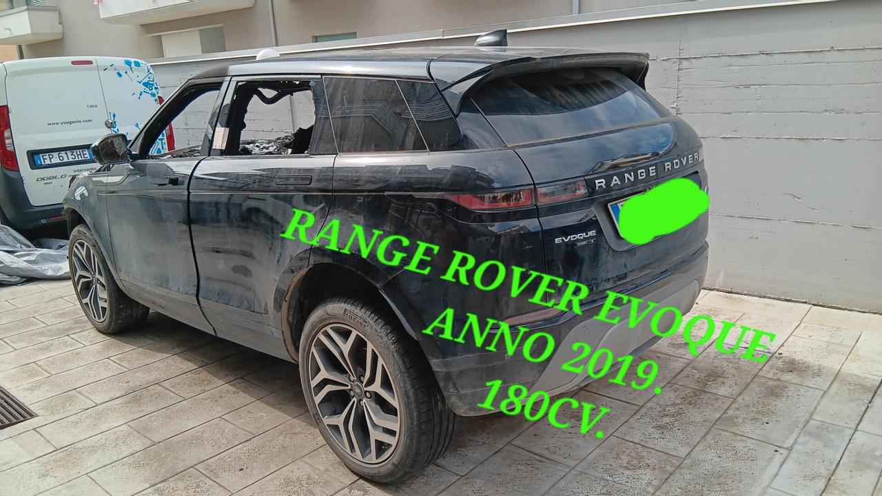Land Rover Evoque incidentata sinistrata mondialcars