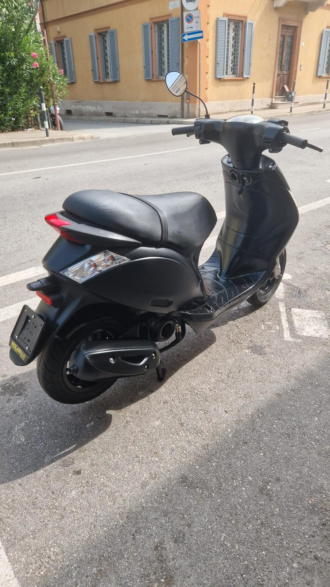 Piaggio Zip 50 c.c. 4T Nero opaco 03/22