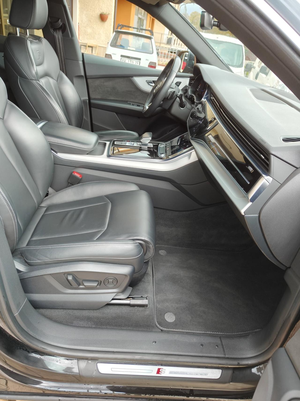 Audi Q8 45 TDI quattro tiptronic Sport