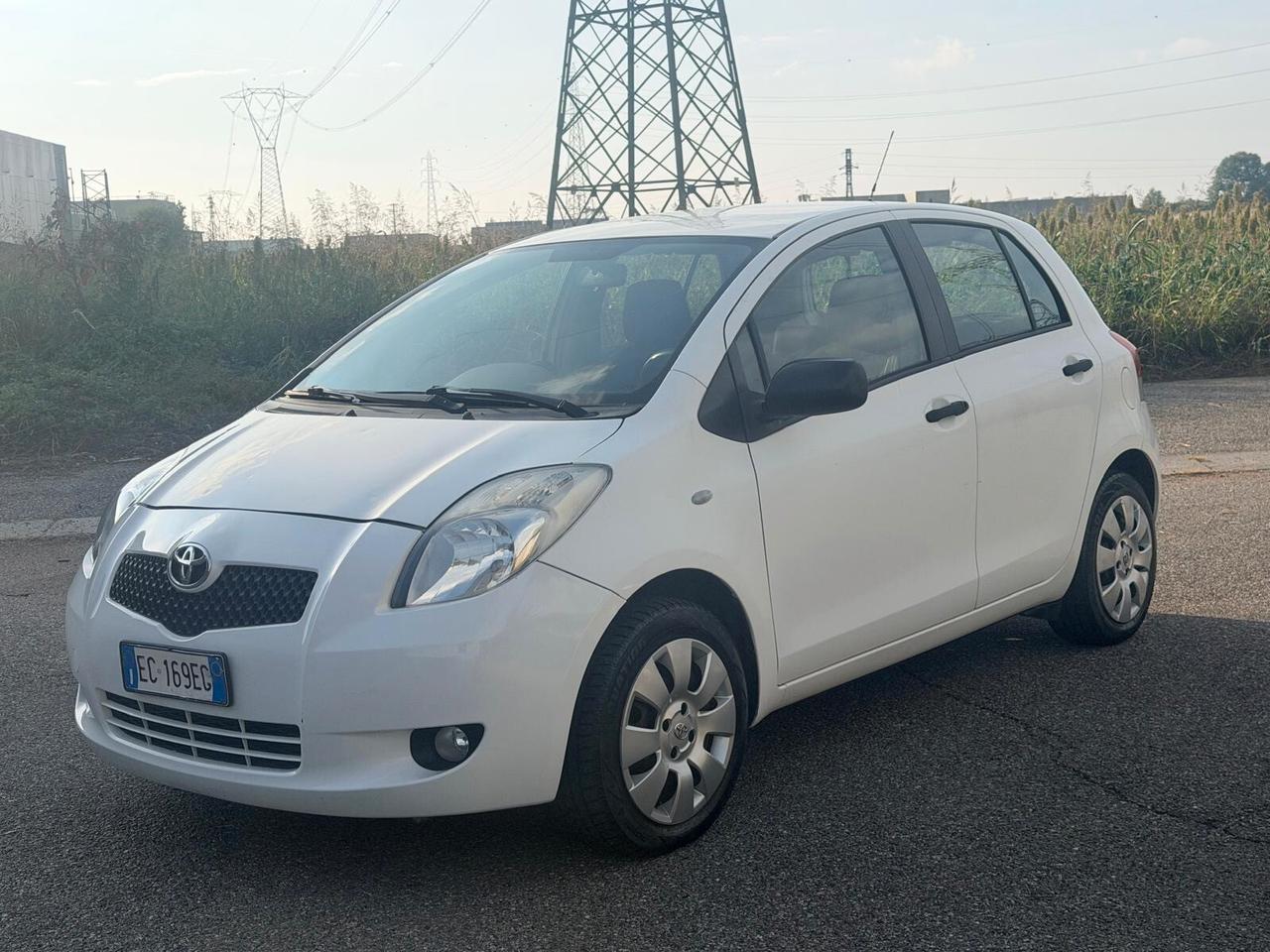 Toyota Yaris 1.0 5 porte Sol GPL