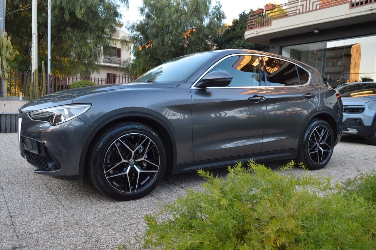 Alfa Romeo Stelvio 2.2 Turbodiesel 150 CV AT8 RWD Super