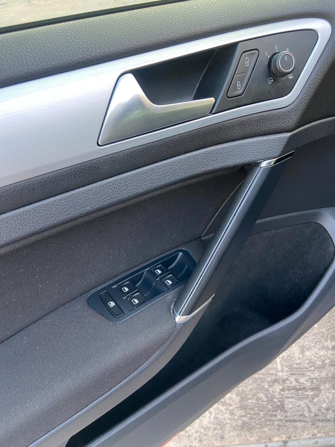 Volkswagen Golf VII 1.6 TDI Highline (KM Cerificati)