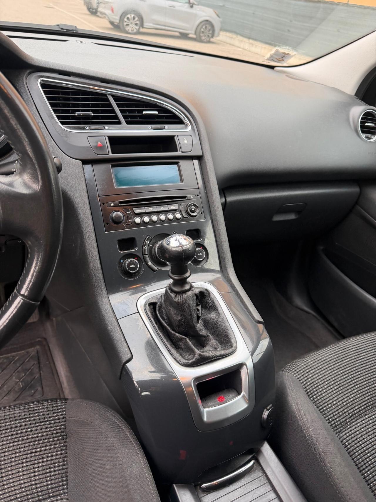 Peugeot 5008 1.6 hdi - NEOP. - 12 MESI DI GARANZIA -