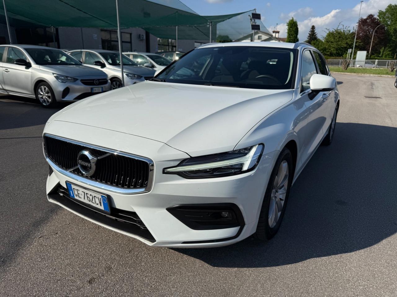 Volvo V60 B4 2.0 197 CV Geartronic Momentum Business Pro