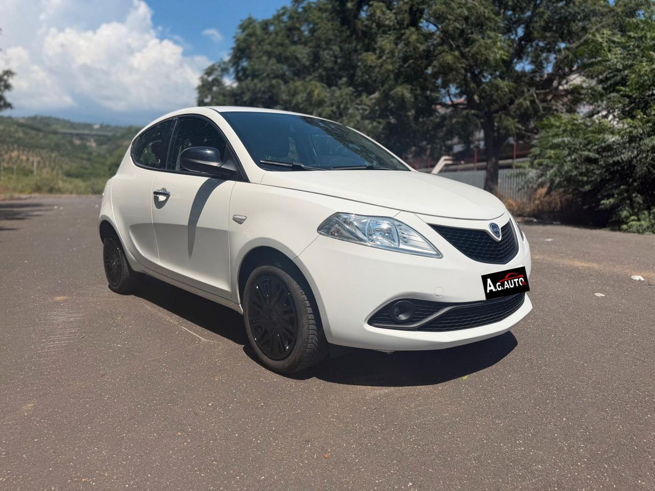 Lancia Ypsilon 1.0 FireFly 5 porte S&S Hybrid Ecochic Gold
