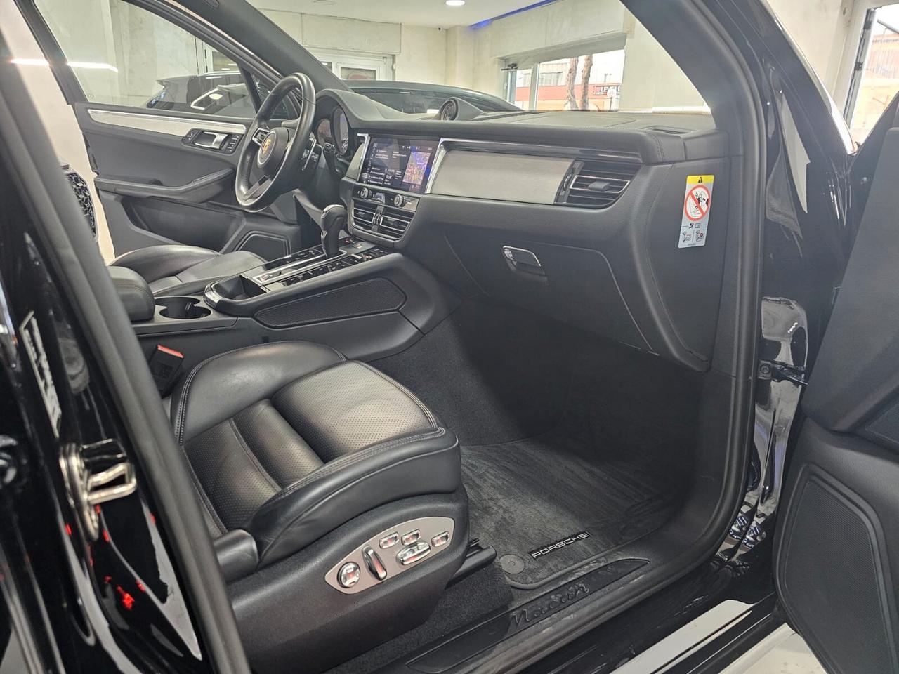 NUOVA PORSCHE MACAN TURBO 2.0 BENZINA 265CV CHRONO SPORT PACK