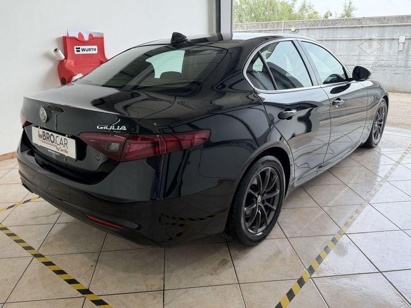 Alfa Romeo Giulia 2.2 Turbo MT6 150 CV Business Launch Ed