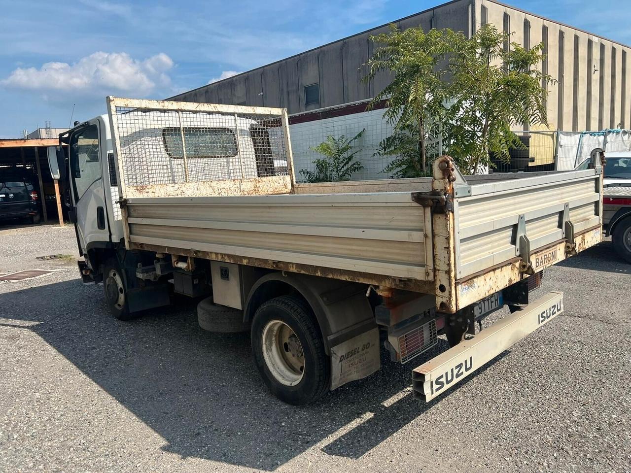 ISUZU RIBALTABILE, MARCIANTE MA INCIDENTATO SUPER PREZZO!