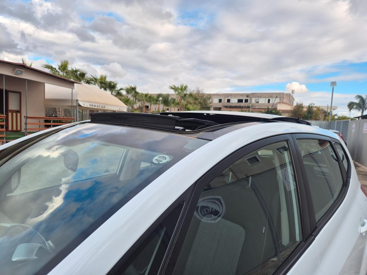 Kia VENGA 1.4 CRDi 90CV NUOVA FULL TETTO APRIBILE