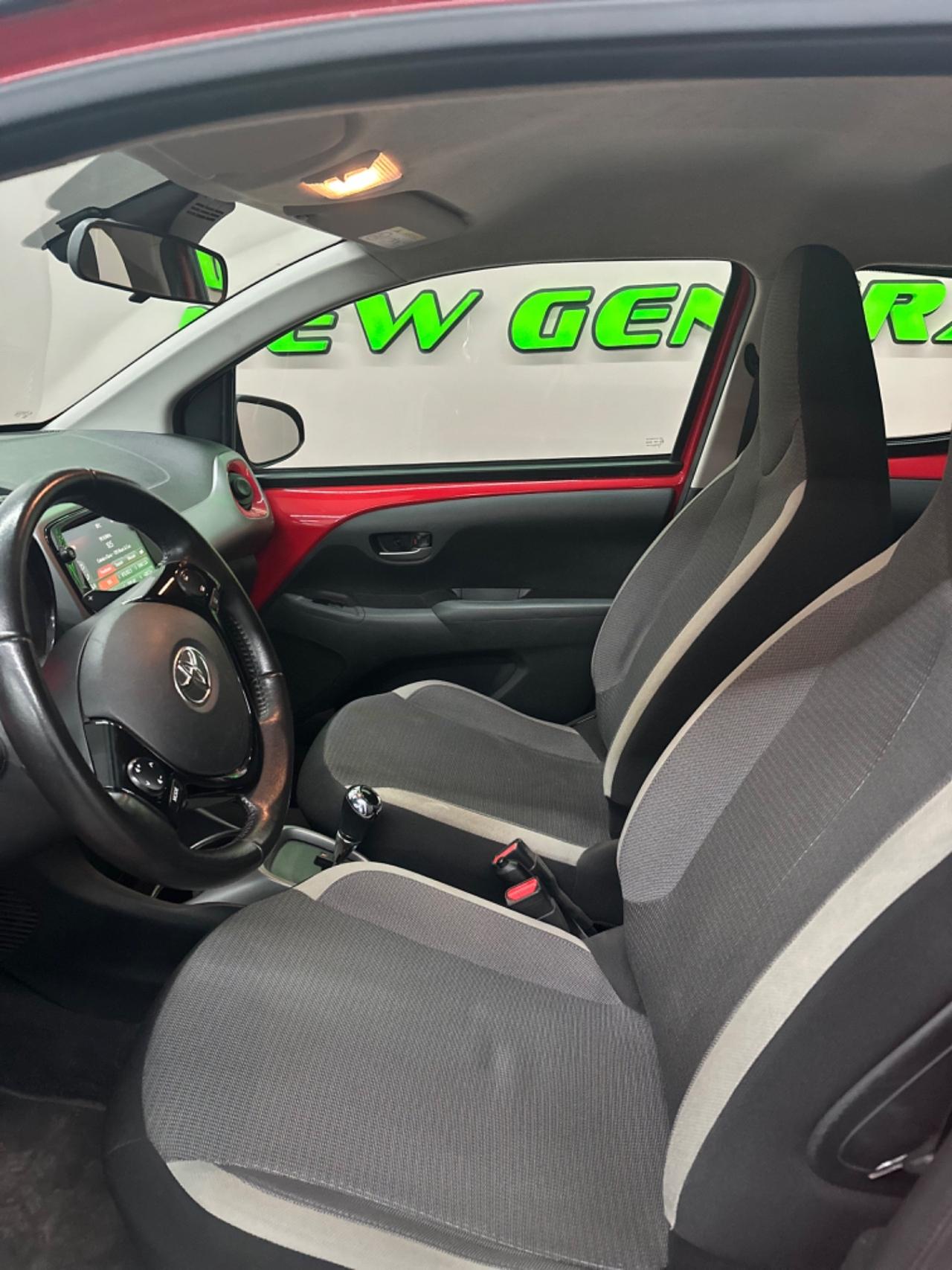 Toyota Aygo Connect 1.0 VVT-i 72 CV 5 porte x-clusiv MMT